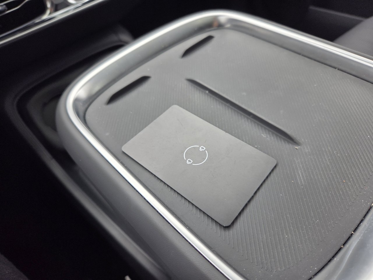 Leapmotor popustil pritiskom kupcev, vrača se klasični ključ