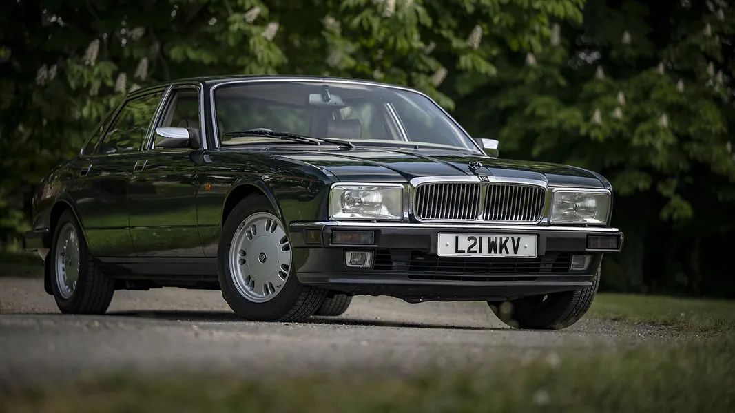 Na dražbo prihaja najbolj slavni Jaguar XJ40 na svetu