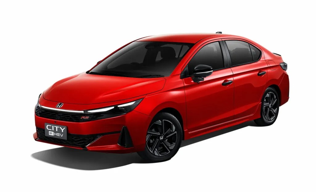 Prenovljena Honda City stavi na hibridni pogon
