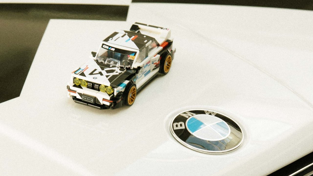 Tako je videti BMW M3, ki v dolžino meri 17 centimetrov
