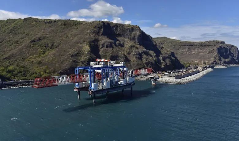 Več kot 200 milijonov evrov za kilometer avtoceste